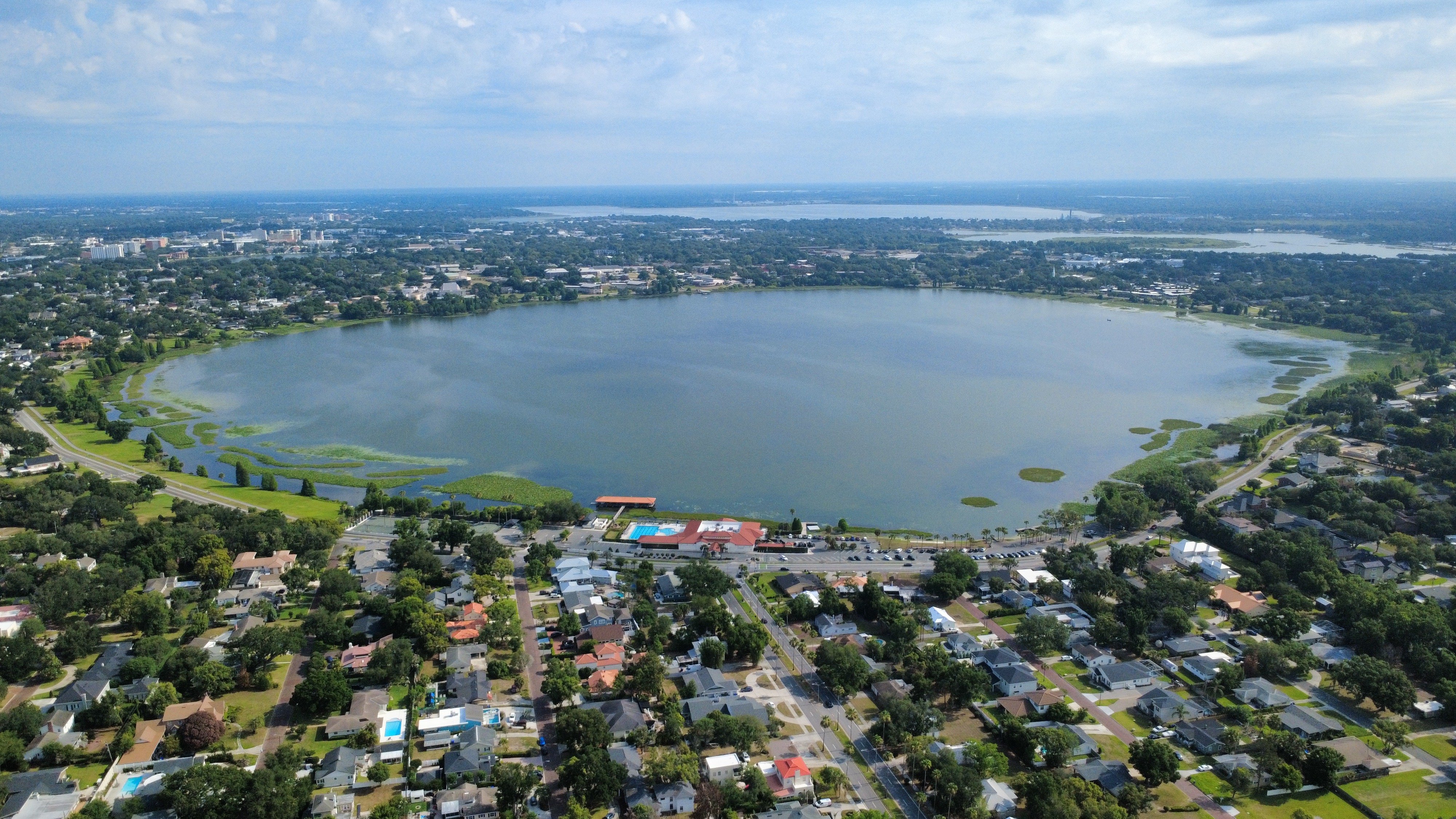 Lake Hollingsworth, Lakeland, Florida. Photo: Austindmunday, via Wikimedia Commons, CC BY 4.0